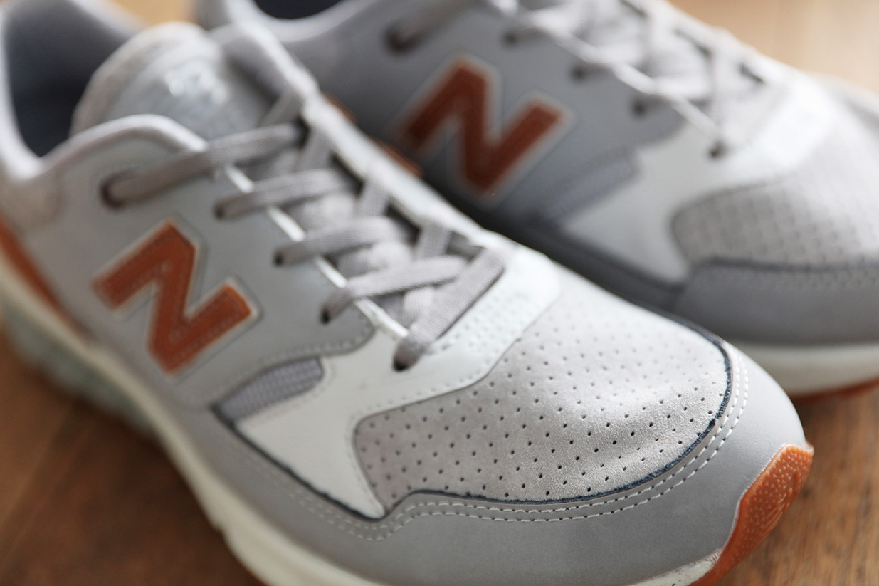 http://sp.houyhnhnm.jp/newbalance/archives2016/images_user/nb_lifestyl_HOUYHNHNM_2_02.jpg